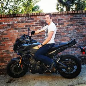 Meet your Posher, Jonathan